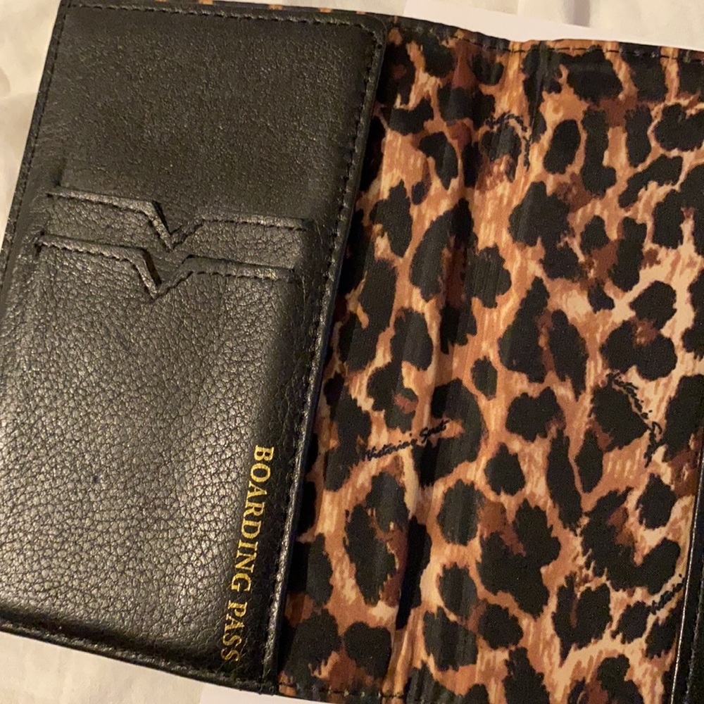 Victoria’s Secret Leather Passport & Card holder in black